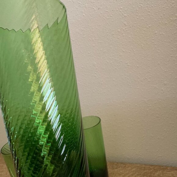 Vintage Green Swirl Drinking Glasses, Set of 6 - Picture 4 of 8